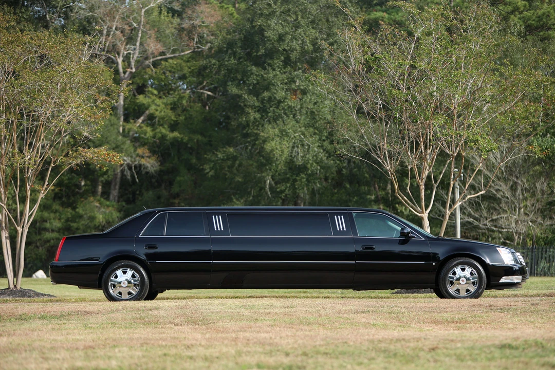 2008 Cadillac DTS - Image 4 of 31