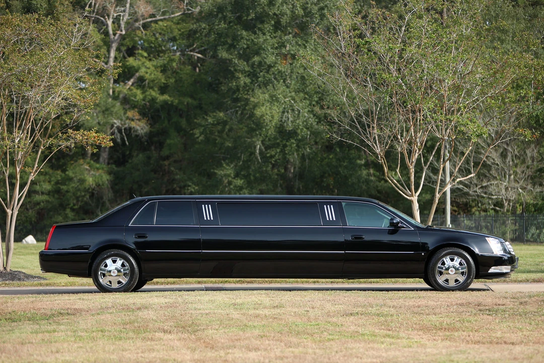 2008 Cadillac DTS - Image 5 of 31