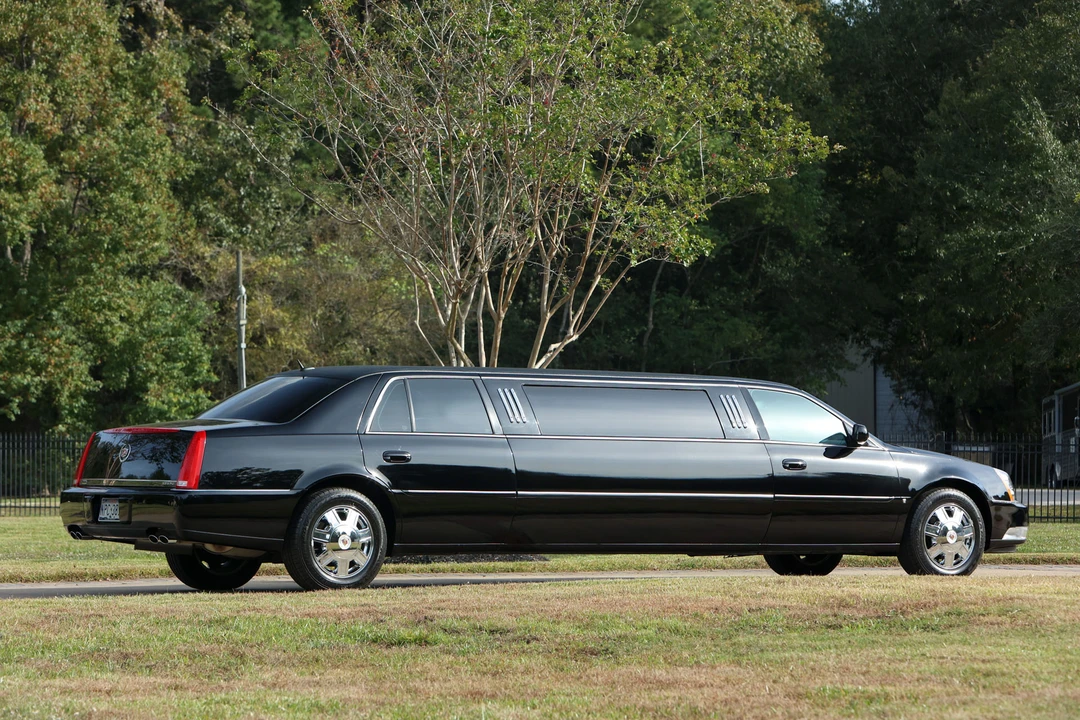 2008 Cadillac DTS - Image 7 of 31