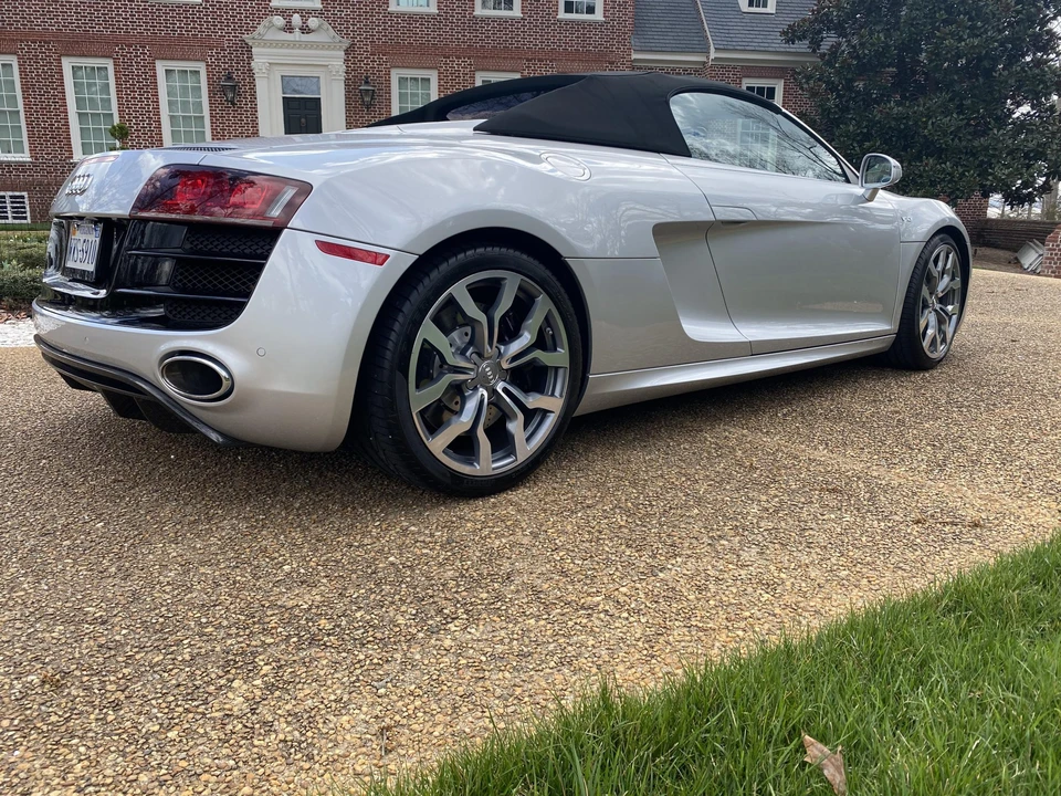 2012 Audi 42 R8 - Image 9 of 31