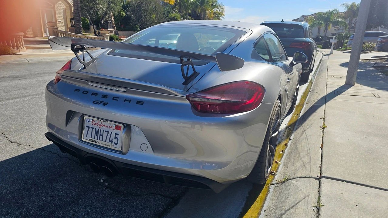 2016 Porsche 981 Cayman GT4 - Image 2 of 7