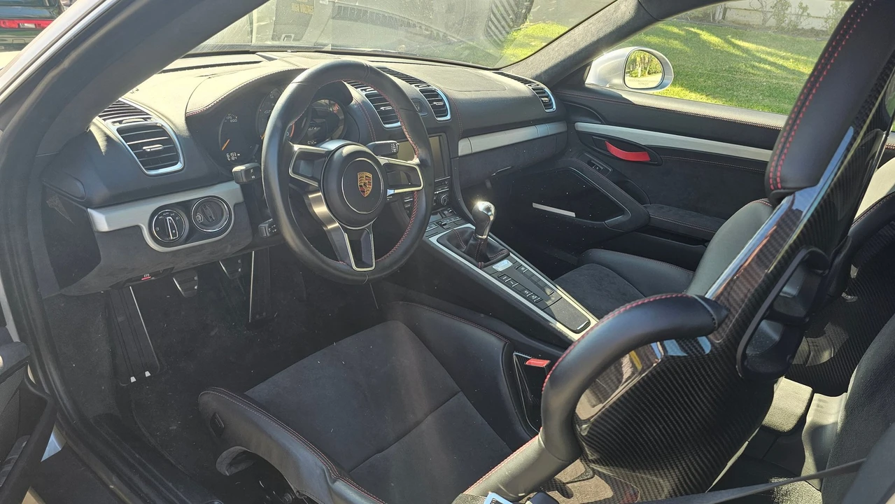 2016 Porsche 981 Cayman GT4 - Image 7 of 7