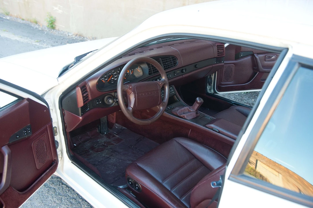 1987 Porsche 944 Turbo - Image 21 of 31