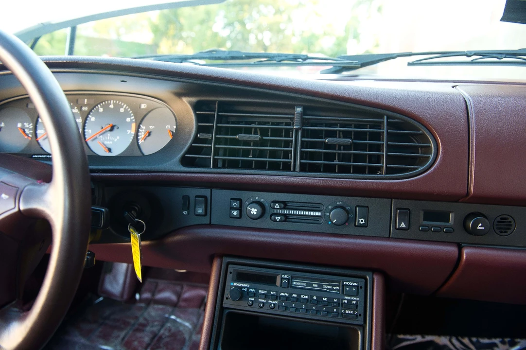 1987 Porsche 944 Turbo - Image 28 of 31