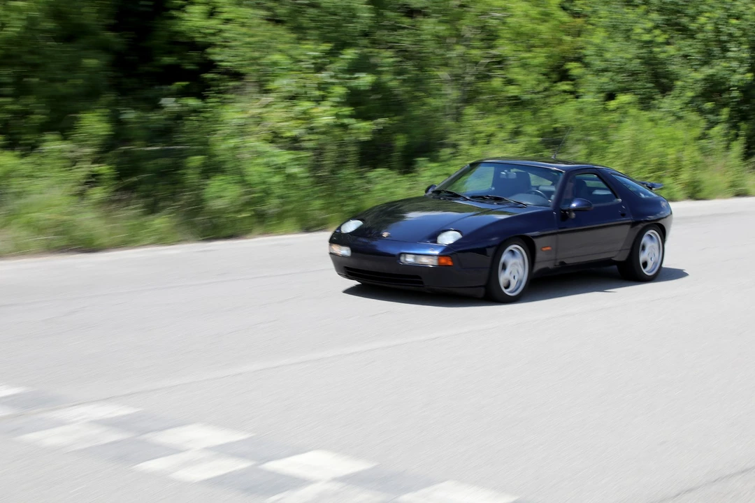 1992 Porsche 928 GTS - Image 2 of 31