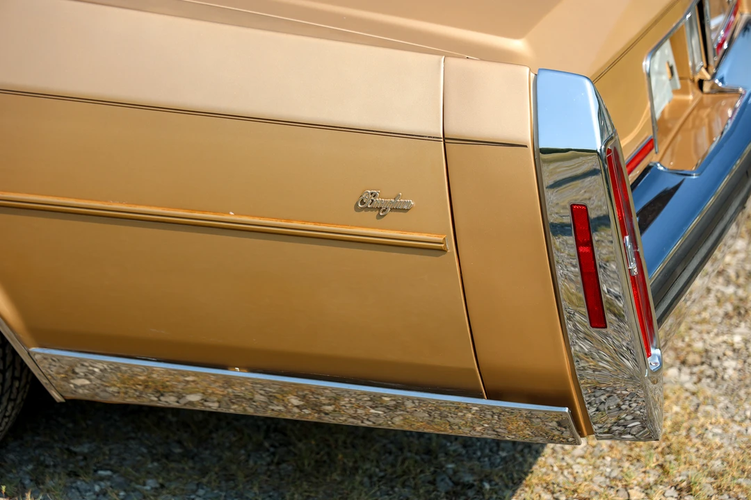 1987 Cadillac Brougham - Image 14 of 31