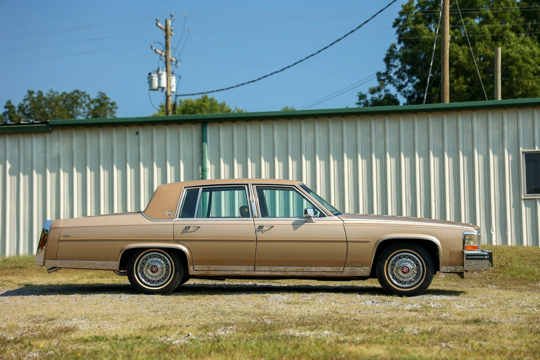 1987 Cadillac Brougham - Image 3 of 31