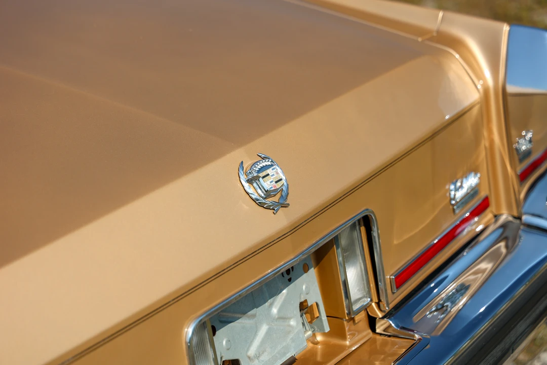 1987 Cadillac Brougham - Image 21 of 31