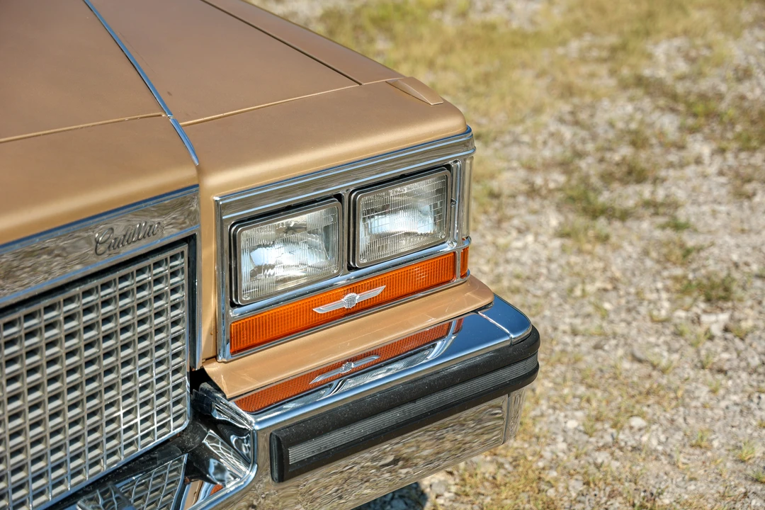 1987 Cadillac Brougham - Image 10 of 31