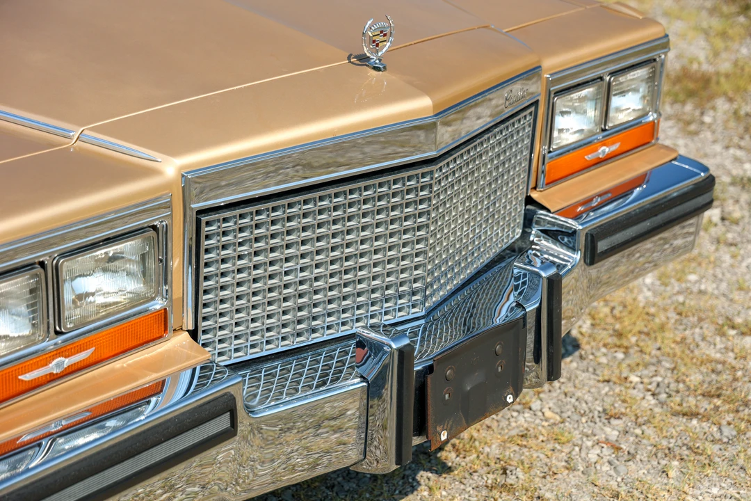 1987 Cadillac Brougham - Image 7 of 31