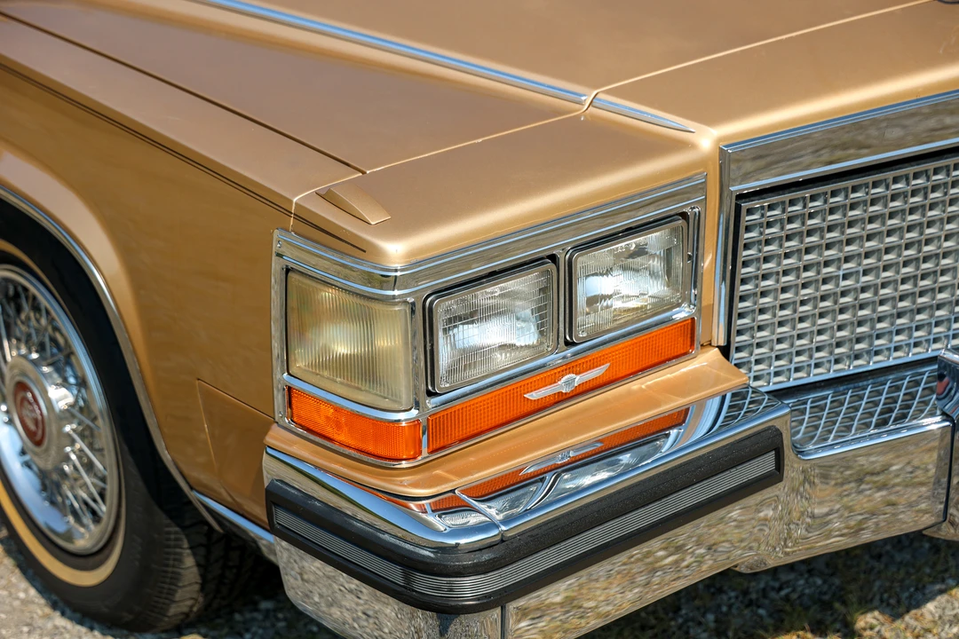 1987 Cadillac Brougham - Image 5 of 31