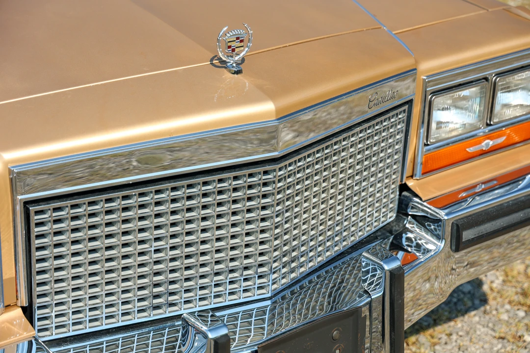 1987 Cadillac Brougham - Image 9 of 31