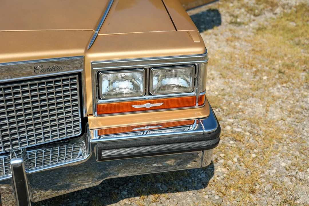 1987 Cadillac Brougham - Image 12 of 31