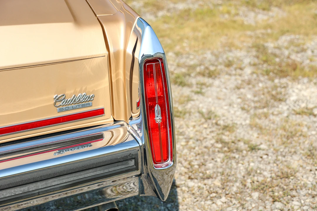 1987 Cadillac Brougham - Image 24 of 31