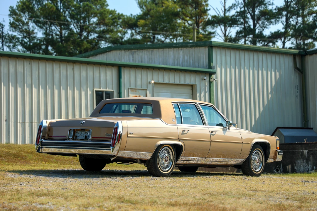 1987 Cadillac Brougham - Image 4 of 31
