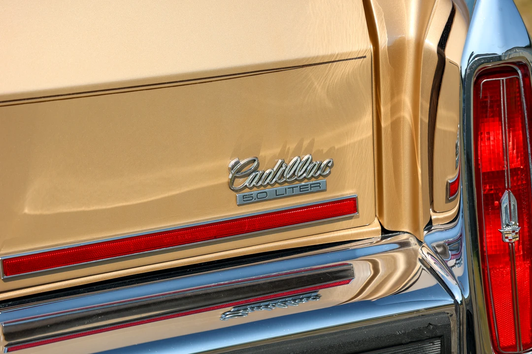 1987 Cadillac Brougham - Image 23 of 31