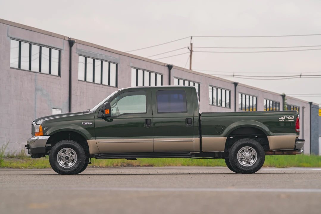 2000 Ford Super Duty 1st Gen - Image 13 of 31