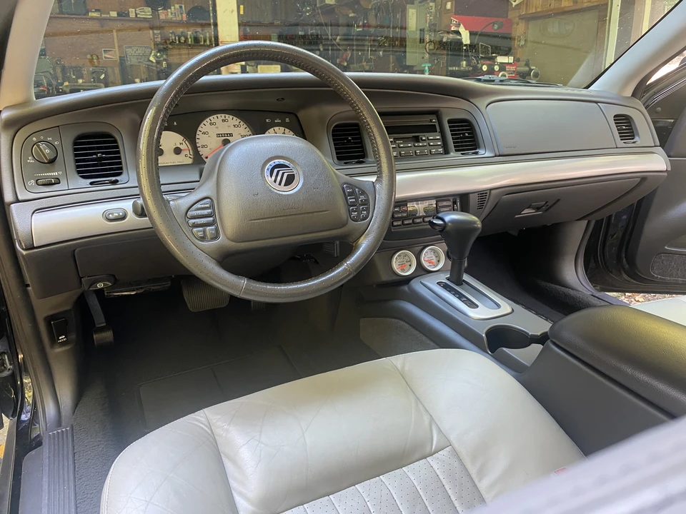 2003 Mercury Marauder - Image 29 of 31