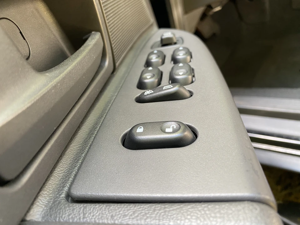 2003 Mercury Marauder - Image 25 of 31