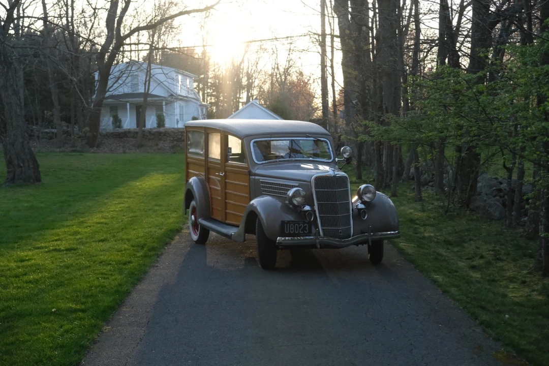 1935 Ford Model 48 & 68 - Image 6 of 31