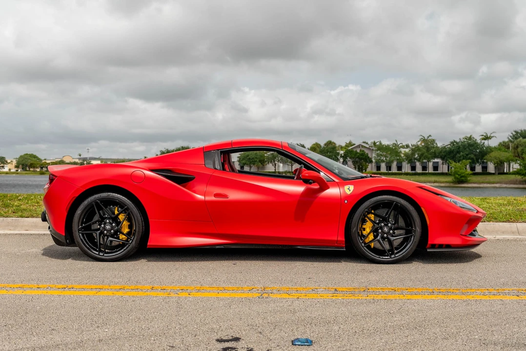 2022 Ferrari F8 Spider - Image 10 of 31