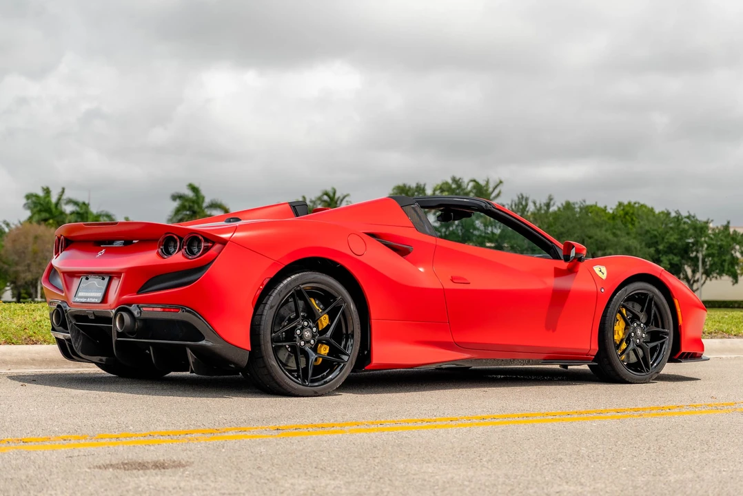 2022 Ferrari F8 Spider - Image 11 of 31