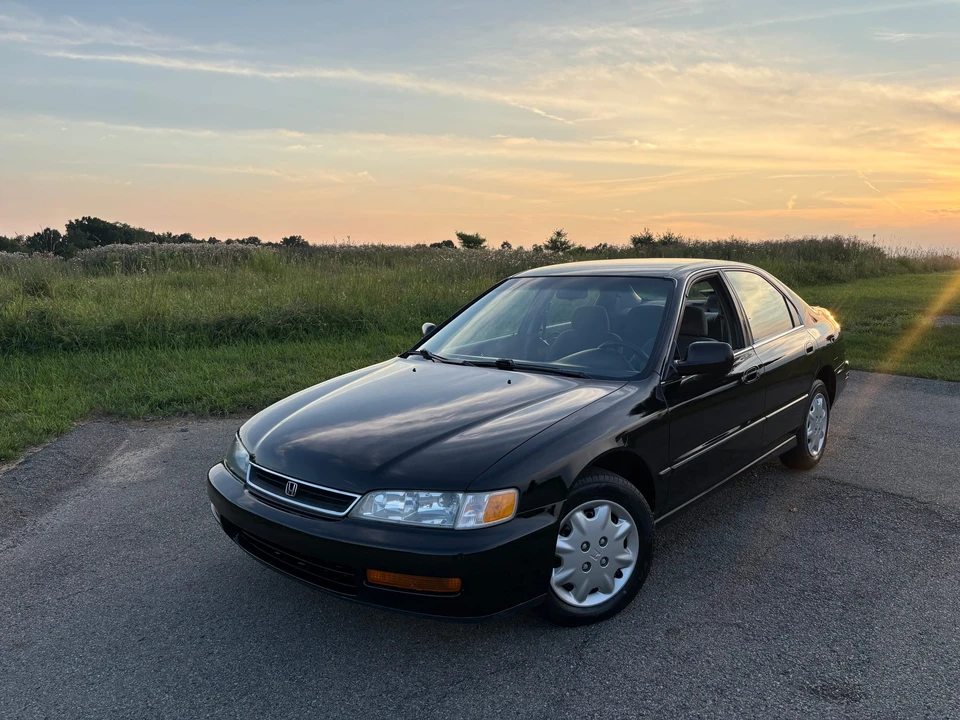 1997 Honda Accord 5th Gen - Image 4 of 31