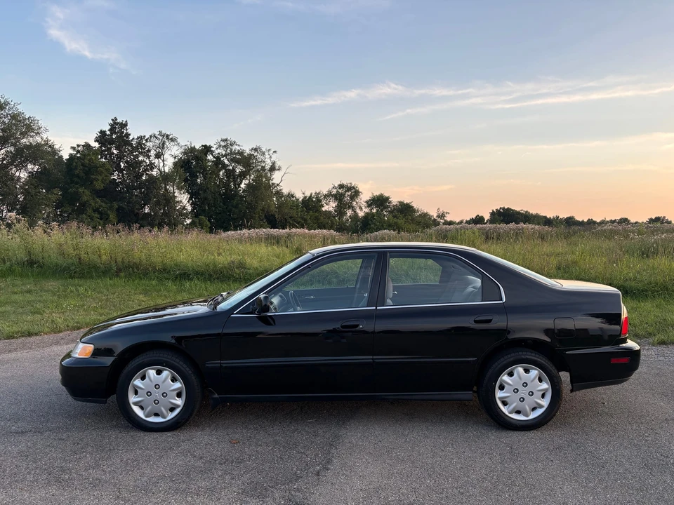 1997 Honda Accord 5th Gen - Image 8 of 31