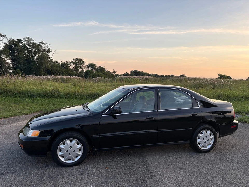 1997 Honda Accord 5th Gen - Image 9 of 31