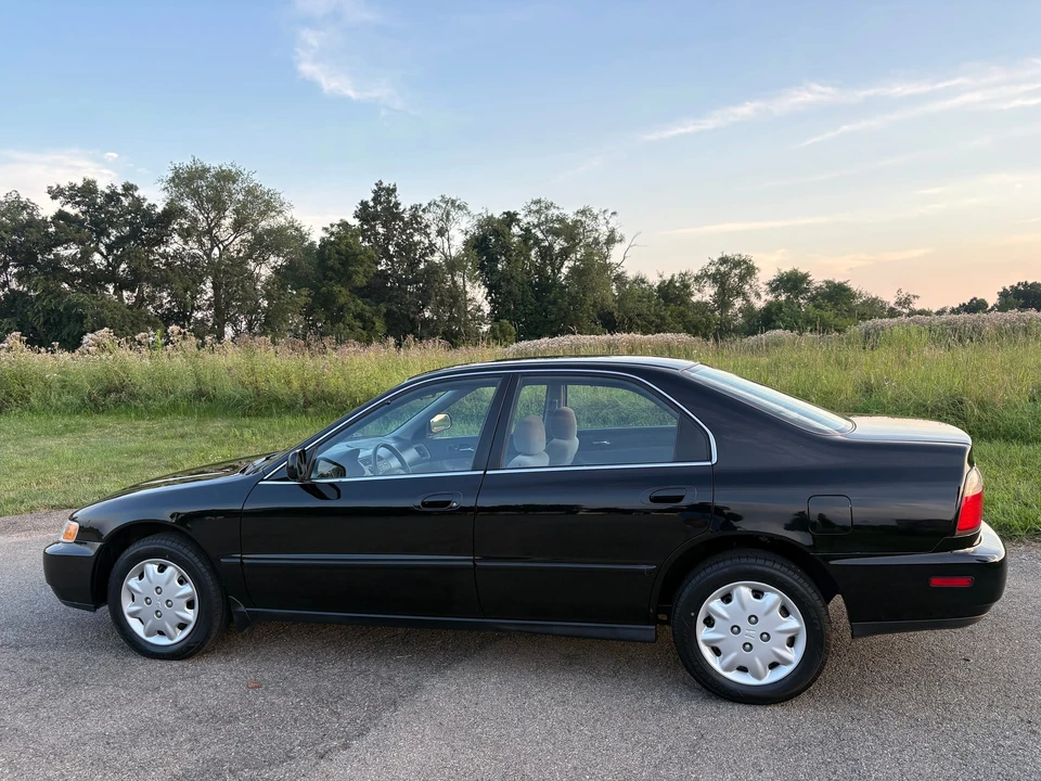 1997 Honda Accord 5th Gen - Image 10 of 31
