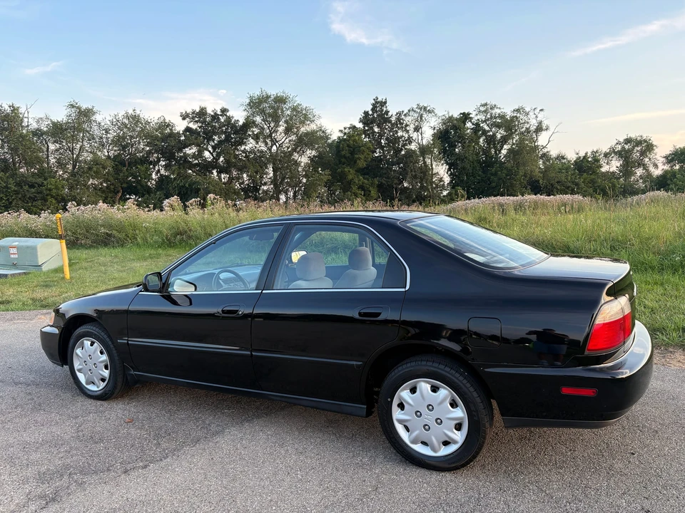 1997 Honda Accord 5th Gen - Image 11 of 31