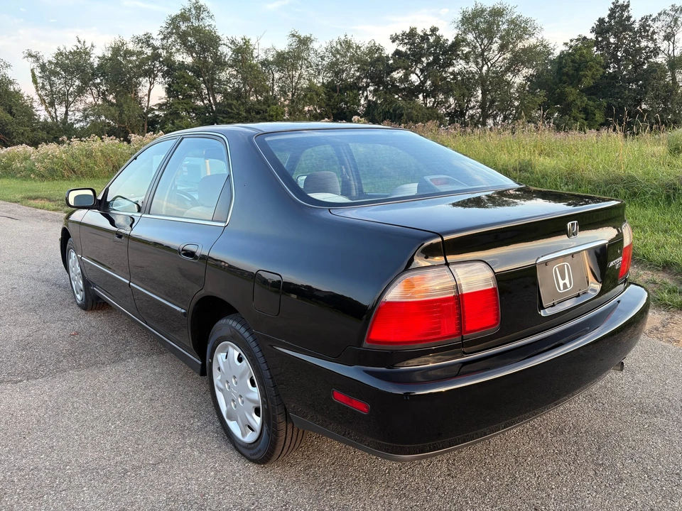 1997 Honda Accord 5th Gen - Image 13 of 31