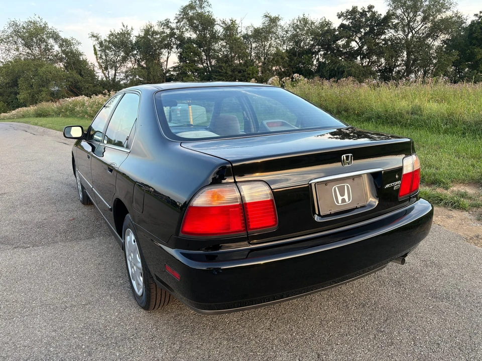 1997 Honda Accord 5th Gen - Image 14 of 31