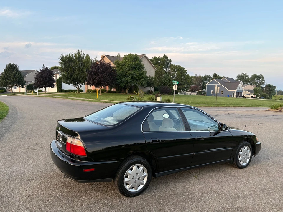 1997 Honda Accord 5th Gen - Image 25 of 31