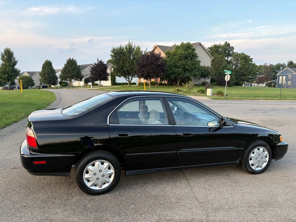 1997 Honda Accord 5th Gen - Image 27 of 31