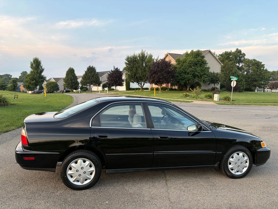1997 Honda Accord 5th Gen - Image 28 of 31
