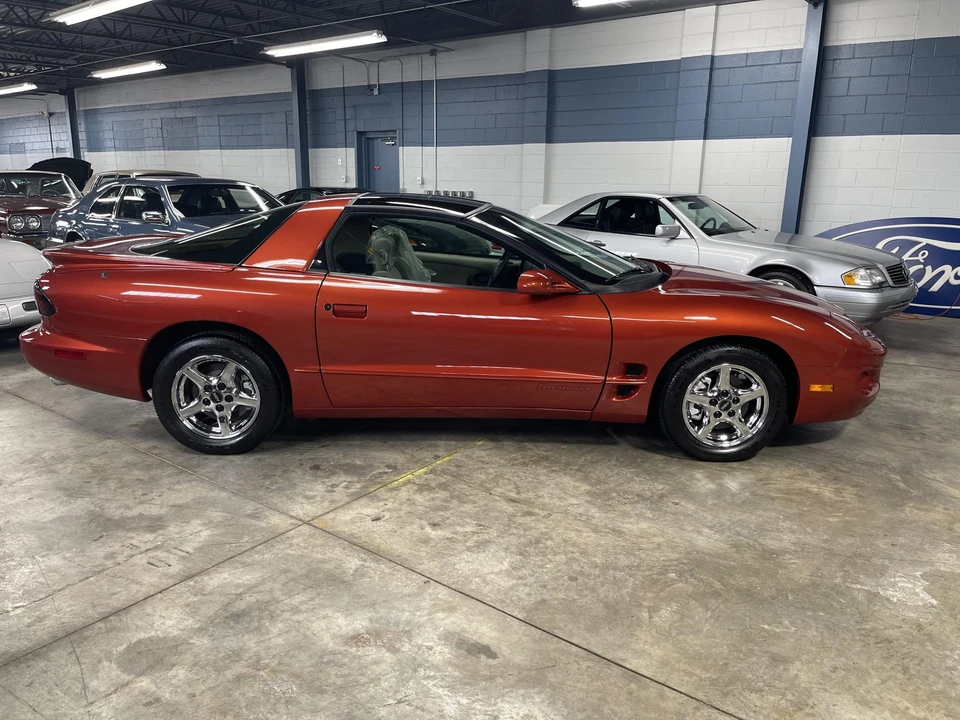 2002 Pontiac Firebird 4th Gen - Image 13 of 31