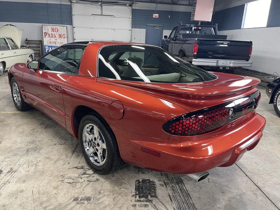 2002 Pontiac Firebird 4th Gen - Image 8 of 31