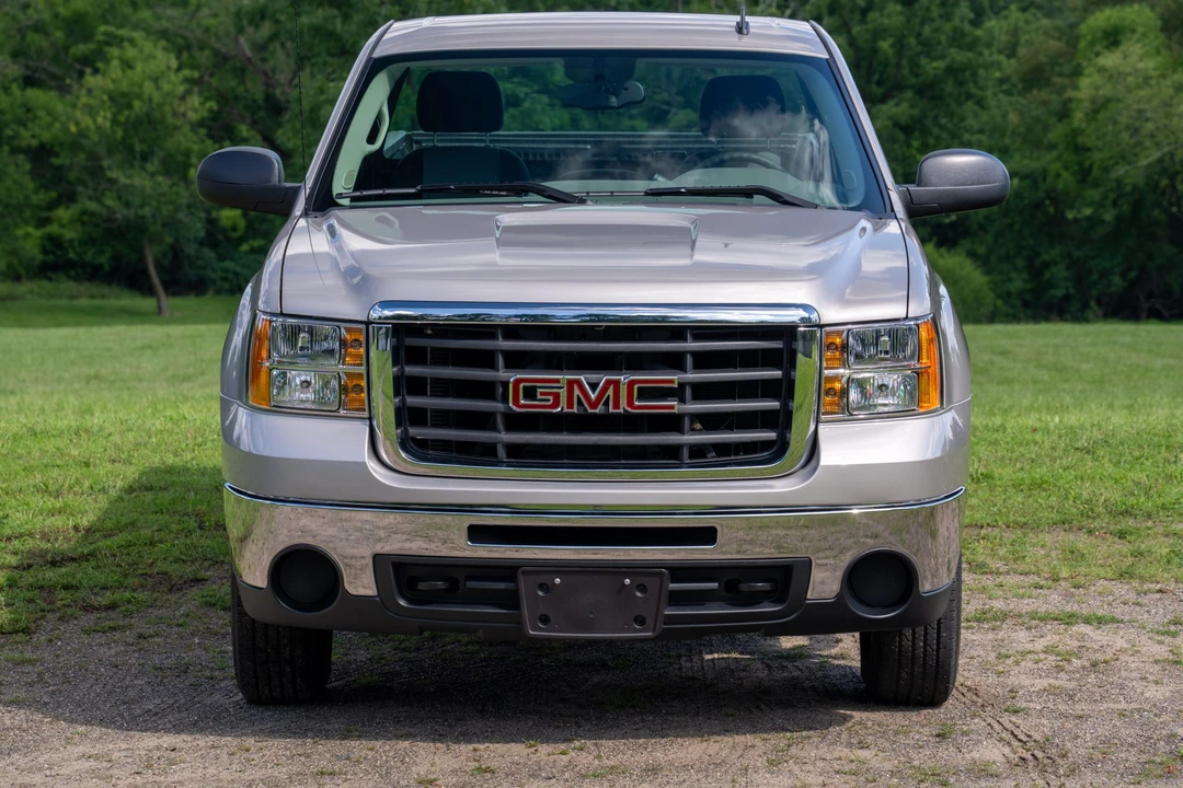 2008 GMC Sierra Heavy Duty 3rd Gen - Image 2 of 31