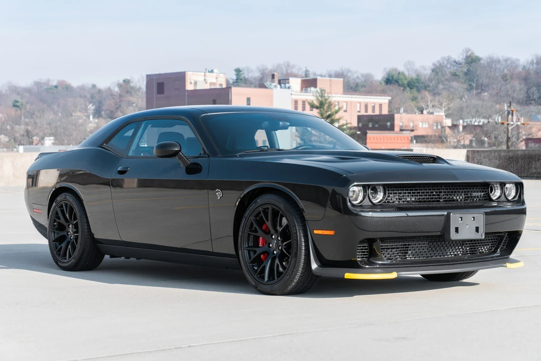 2015 Dodge Challenger SRT Hellcat 3rd Gen - Image 11 of 31