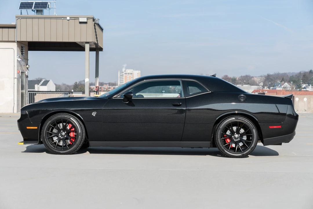 2015 Dodge Challenger SRT Hellcat 3rd Gen - Image 5 of 31
