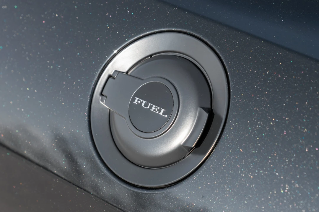 2015 Dodge Challenger SRT Hellcat 3rd Gen - Image 25 of 31