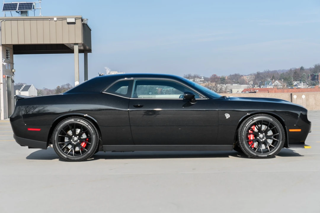 2015 Dodge Challenger SRT Hellcat 3rd Gen - Image 10 of 31