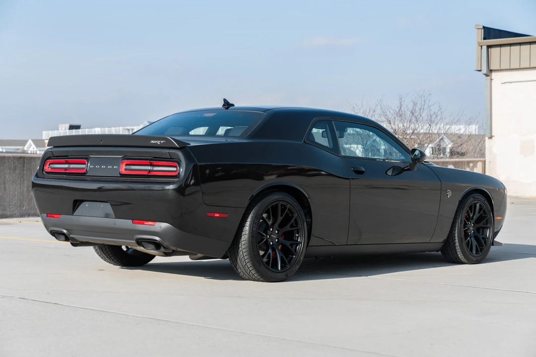 2015 Dodge Challenger SRT Hellcat 3rd Gen - Image 9 of 31