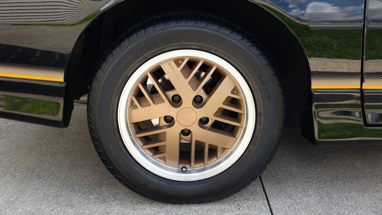 1985 Pontiac Firebird Trans Am 3rd Gen - Image 25 of 31
