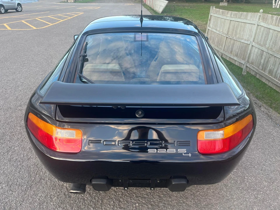 1989 Porsche 928 S4 - Image 16 of 31
