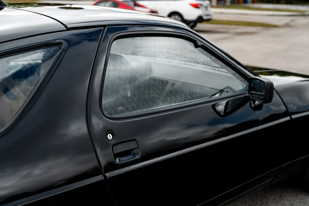 1989 Porsche 928 S4 - Image 15 of 31