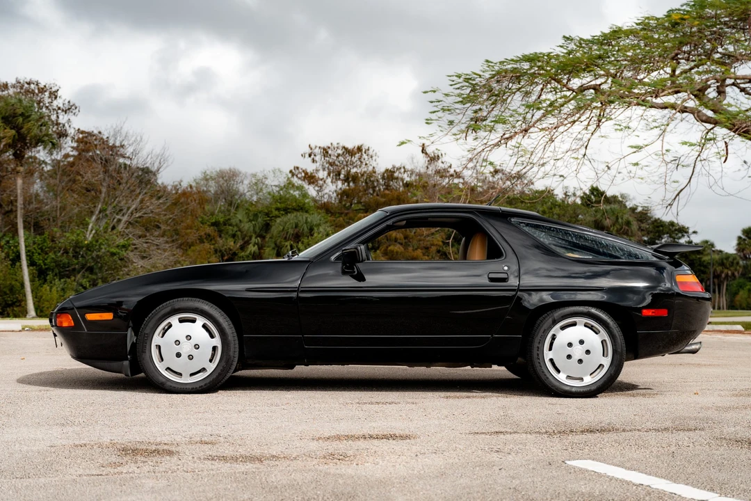 1989 Porsche 928 S4 - Image 2 of 31