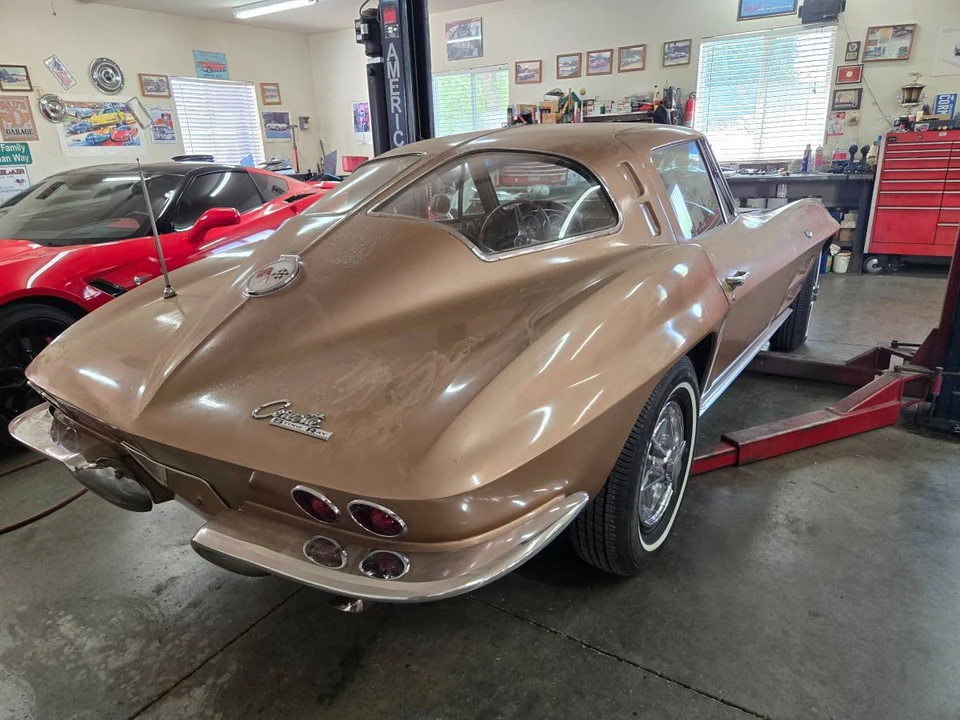 1963 Chevrolet Corvette C2 - Image 2 of 13