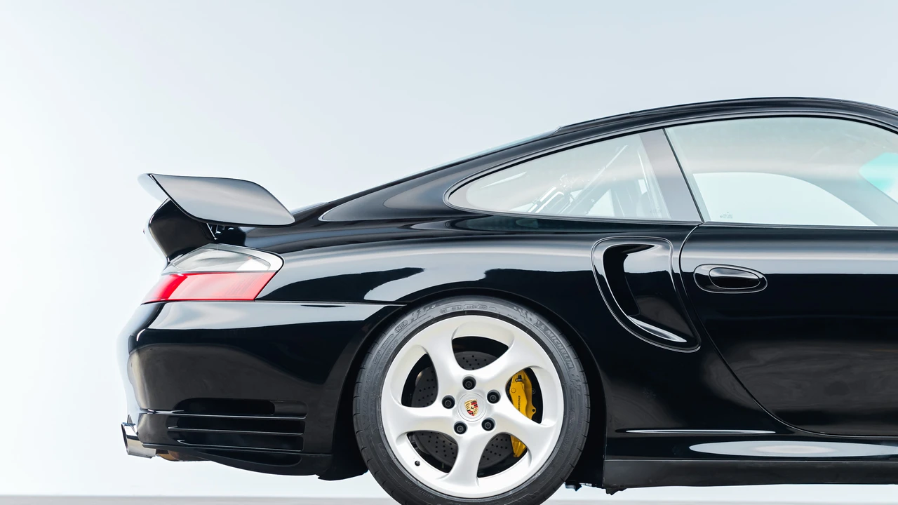 2001 Porsche 996 Turbo - Image 28 of 31